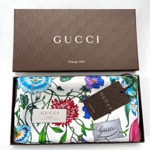 New Gucci Scarf Iconic Floral Multicolor White Silk Wrap Gucci Gift Box